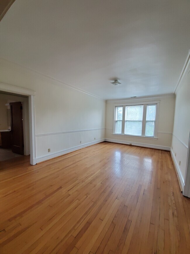 Foto del edificio - 5861 Nina Pl