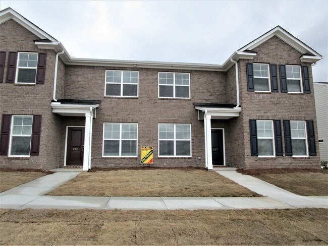 Building Photo - 215 Scenic Rd