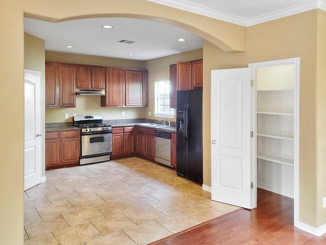 Foto del edificio - 1710 Ulit Ave