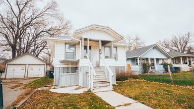 Building Photo - 725 N 10th Ave