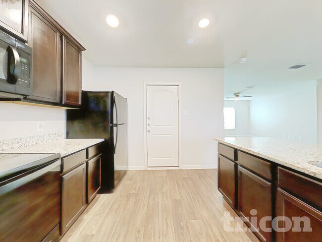 Building Photo - 3119 Gilbert Garden