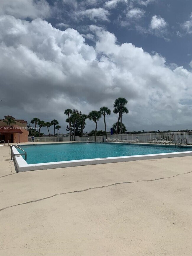 20850 San Simeon Way Unit 2035, Miami, FL 33179 Condo for Rent in