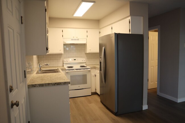 Building Photo - 600 SE 110th Ave
