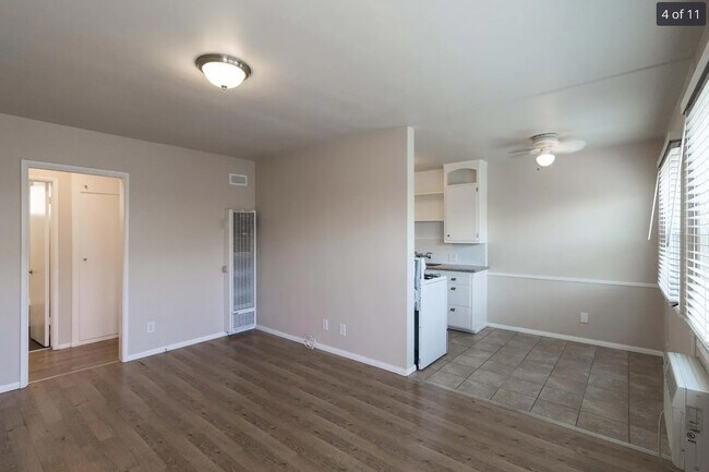 Building Photo - 10230 Silverton Ave