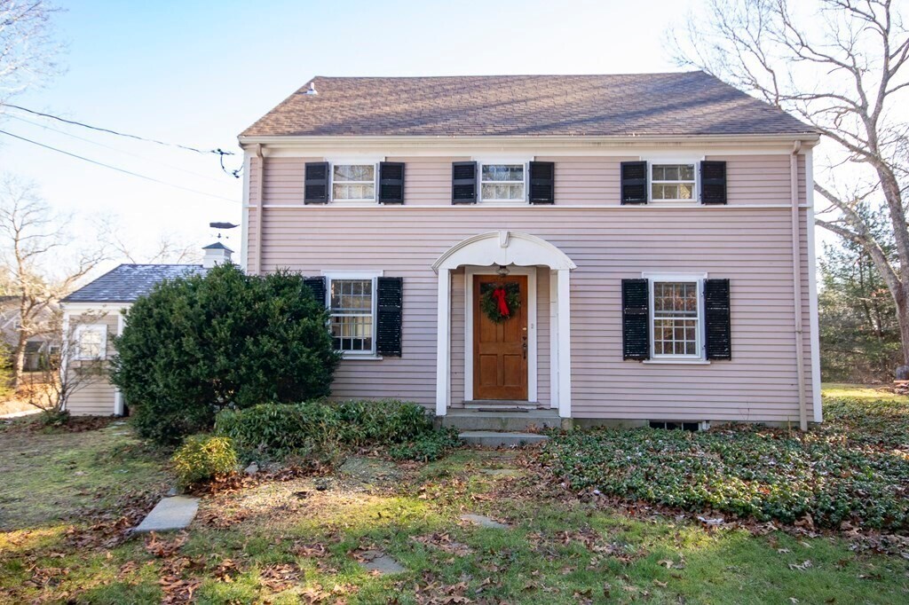 Primary Photo - 37 Duck Hill Ln