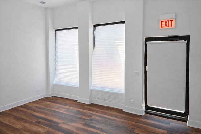 Foto del edificio - 1533 N Western Ave