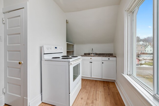 Photo - 1528 Ridge Ave Apartment