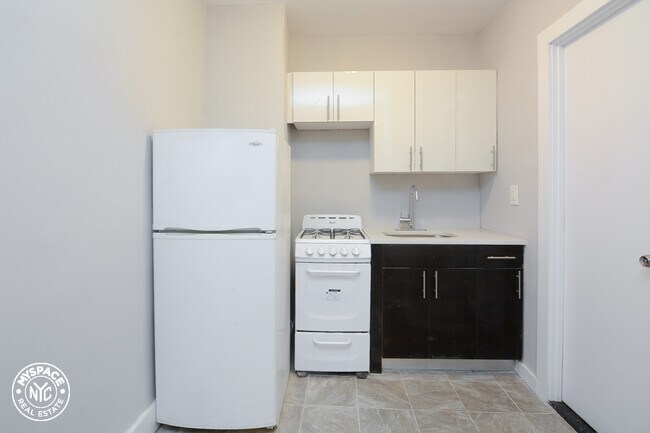 Building Photo - 330 E 22nd St