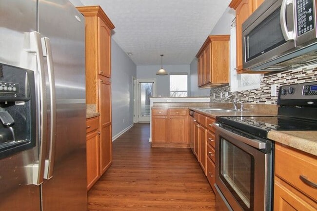 Building Photo - Solid Eastside Home With Water View