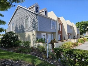 Building Photo - 744 Cadiz Rd