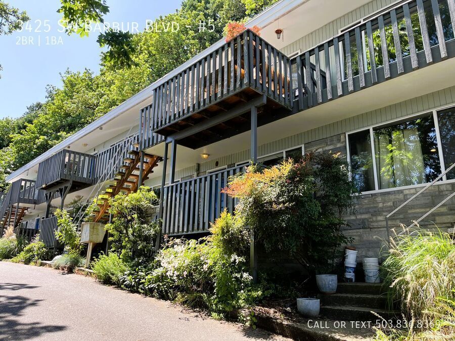 Foto principal - 3425 SW Barbur Blvd