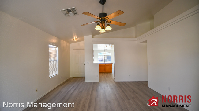 Building Photo - 3 br, 2 bath House - 1646 E San Xavier Dr