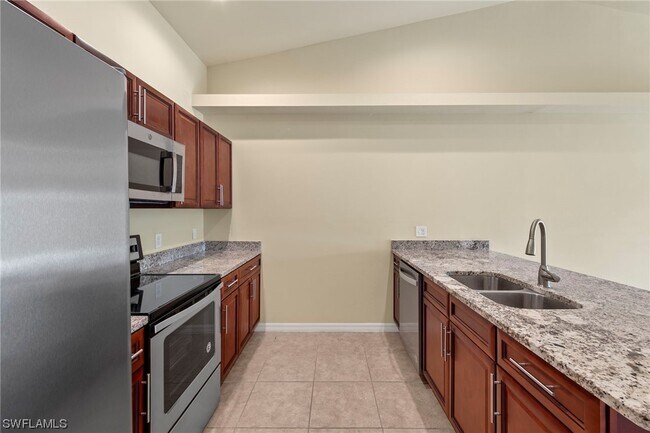 Building Photo - 3022 SW 15th Pl