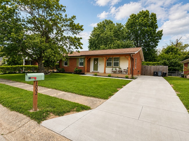 Charming 3-Bedroom Home in the Heart of Clarksville! - Charming 3-Bedroom Home in the Heart of Clarksville!