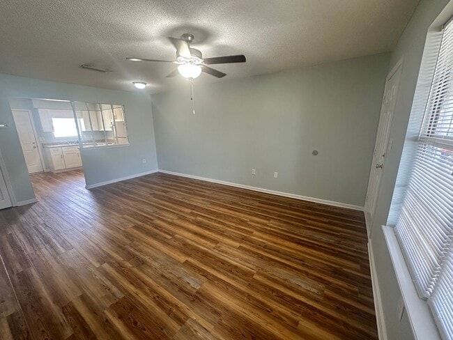 Building Photo - 2 Bedroom  1.5 Bath Apartment in Hahira