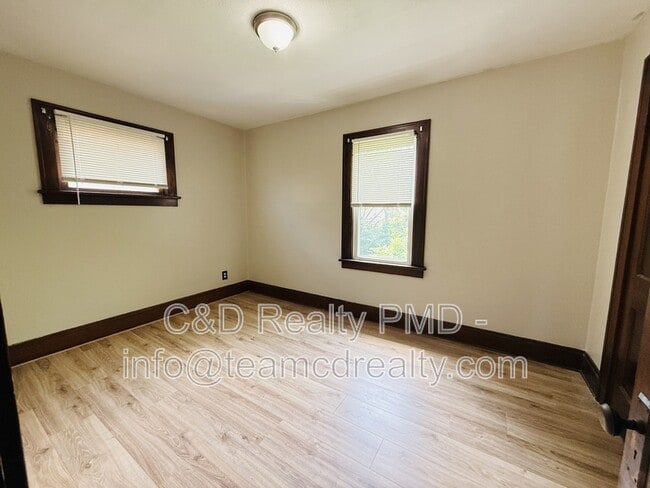 Building Photo - 4123 Stickney Ave