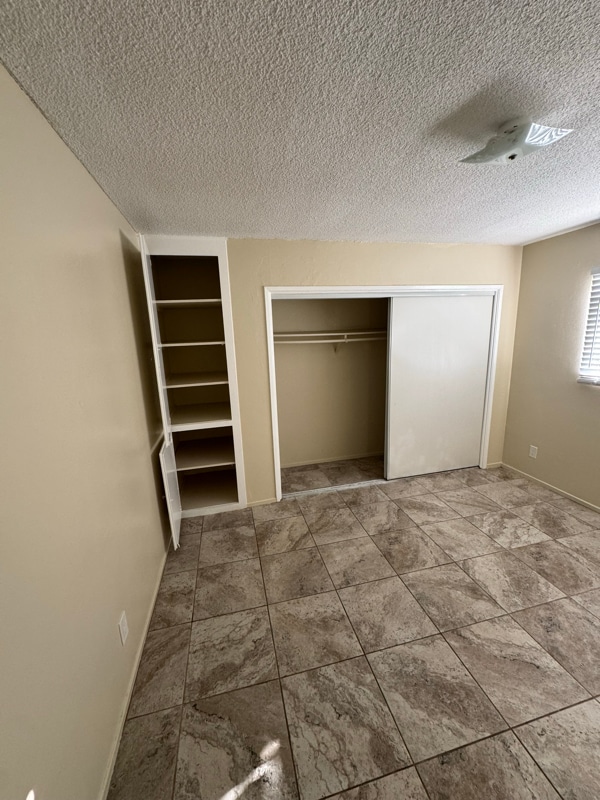 Building Photo - 1193 N Ardmore Ave