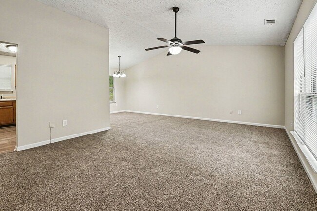 Foto del edificio - 3 Bedroom 2 Bathroom House