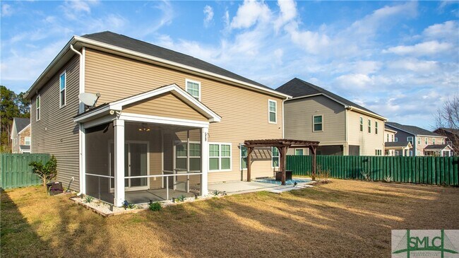 Foto del edificio - 664 Castleoak Dr