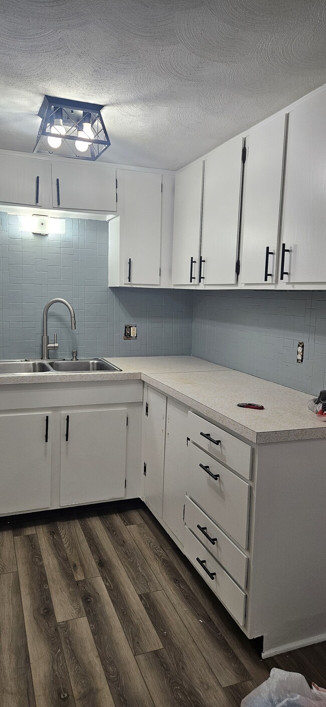 Foto del edificio - 585 Woodside Ave