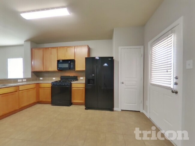 Foto del edificio - 2122 Hackberry Bank Ln