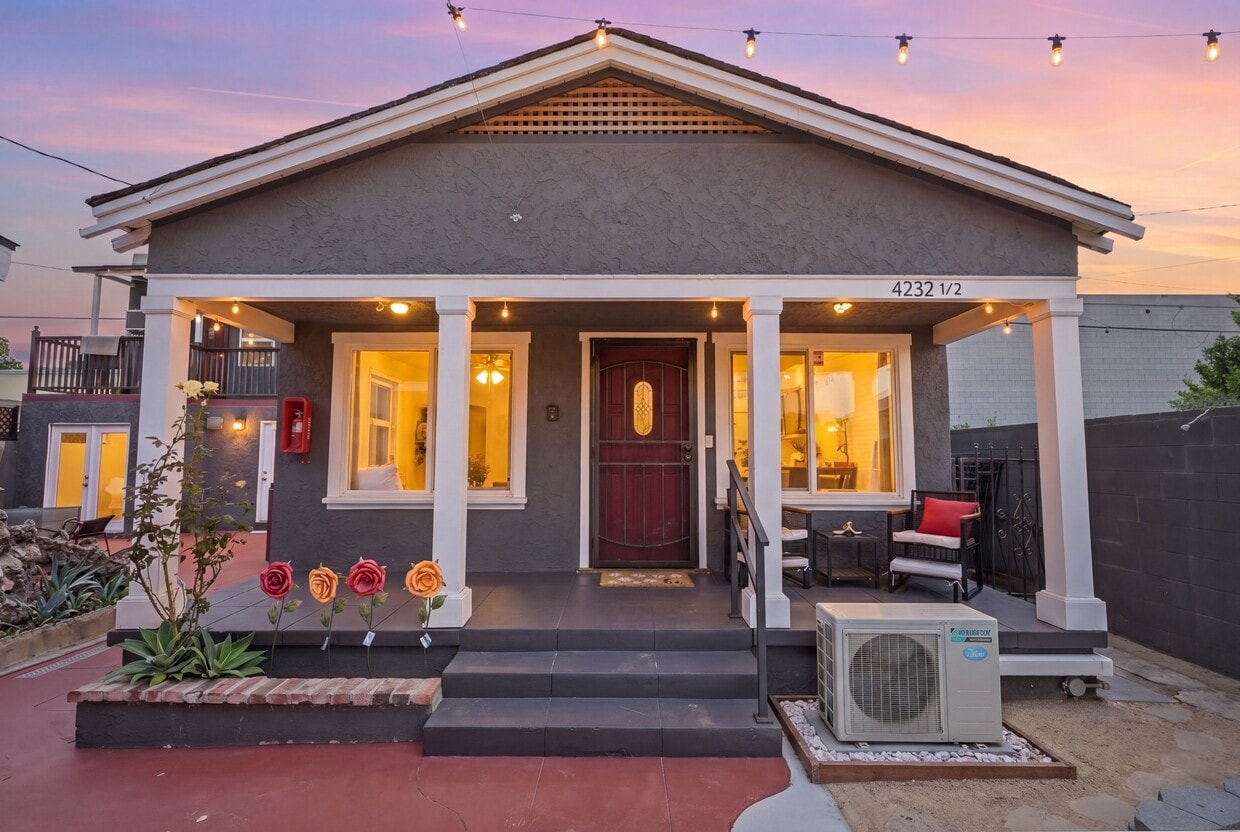 Photo - 4232 S Olive St (Los Angeles, CA)