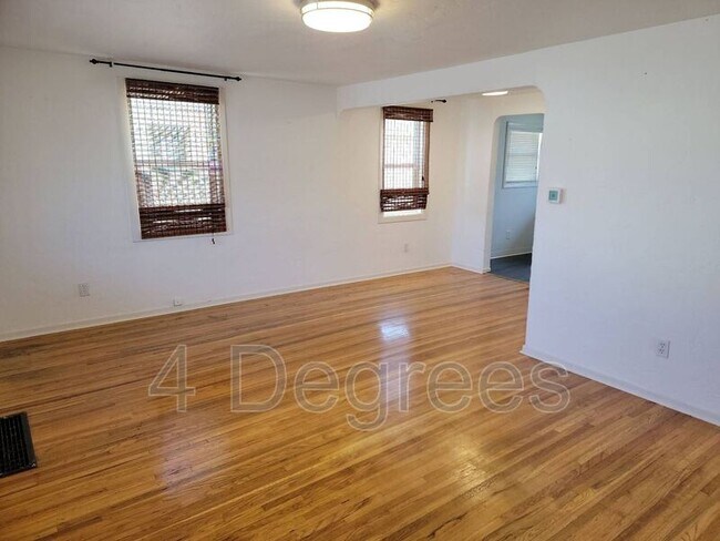 Building Photo - 117 W Glass Ave
