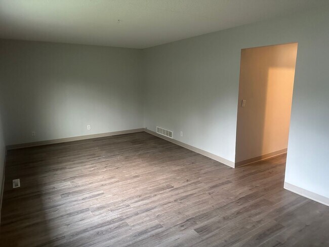 Foto del edificio - Newport Duplex