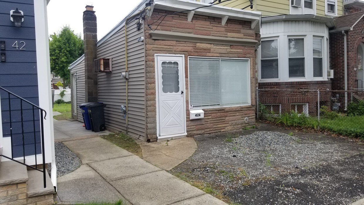 Primary Photo - 42 N 20th St