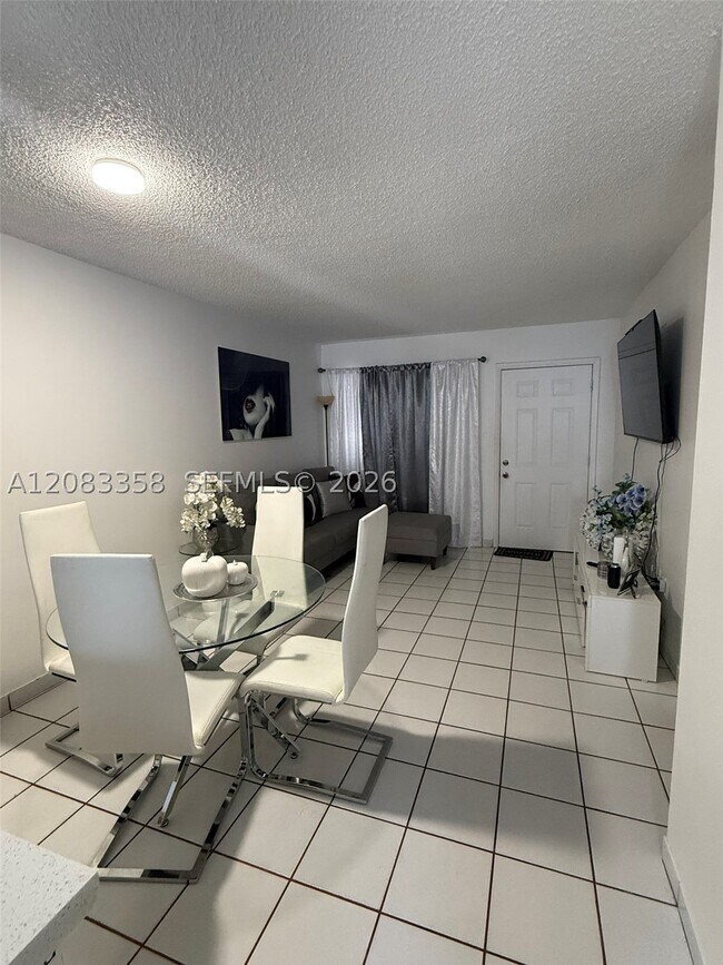 Building Photo - 5420 W 21st Ct