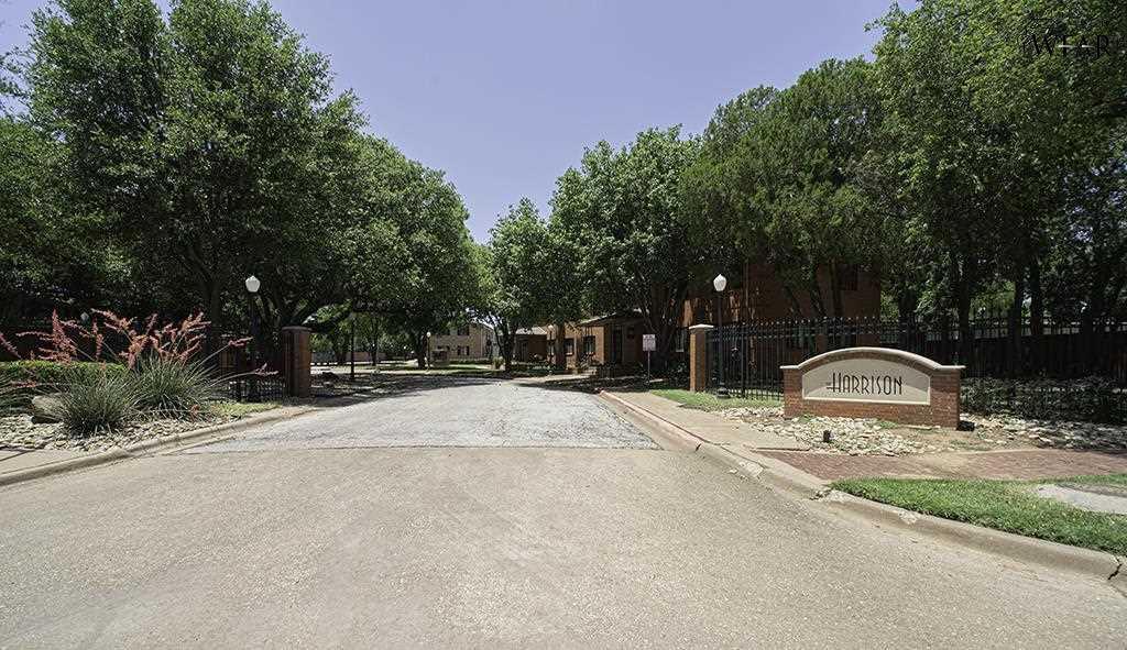 Primary Photo - 2104 Virginia Dr