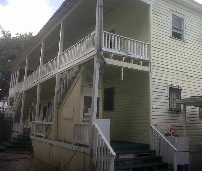  - 421 Washington St