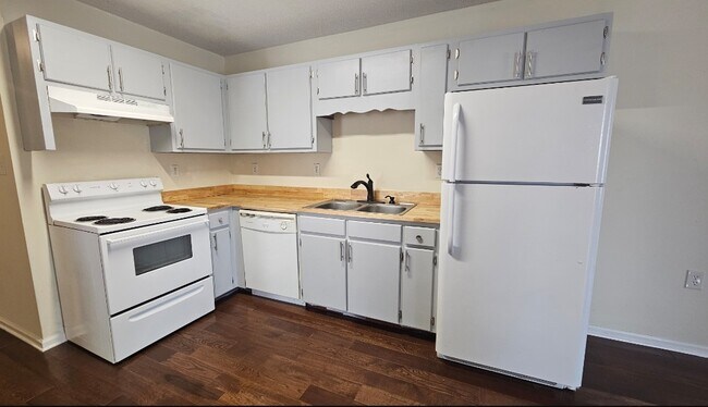 Foto del edificio - 2966 Landmark Ct NE