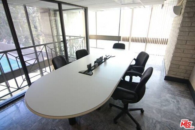 Foto del edificio - 3949 Los Feliz Blvd