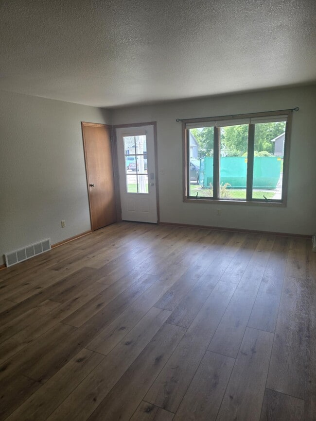 Building Photo - W3176 Elm Ln