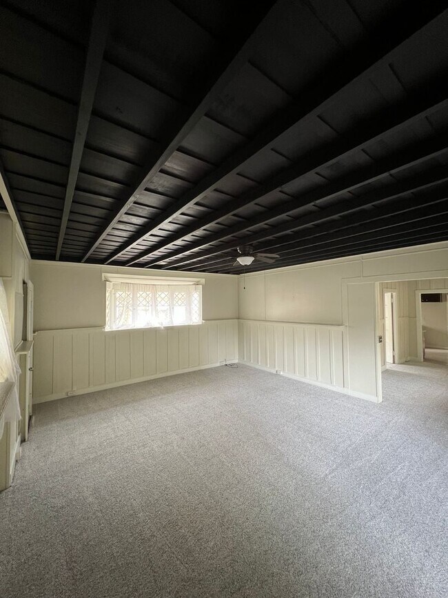 Building Photo - Adorable Downtown Upland Bungalow