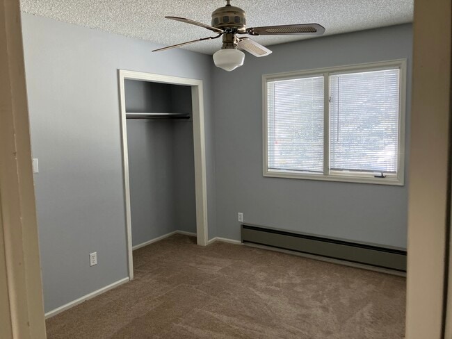 Building Photo - 1302 E Pershing Blvd