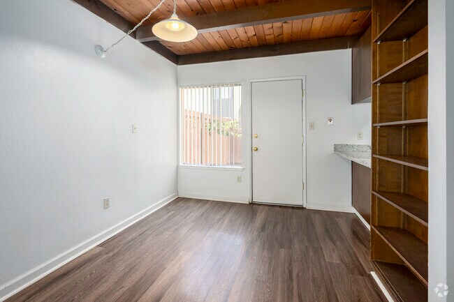 2HAB, 1BA - 1050 ft² - Comedor - Alvarado Parkside Apartments