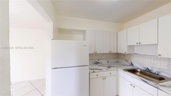 Building Photo - 6842 SW 15th St