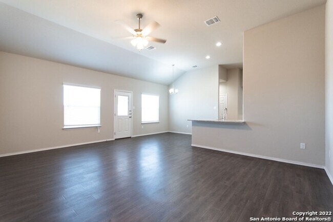 Building Photo - Luxury 3/2 Duplex in Seguin (Navarro ISD)