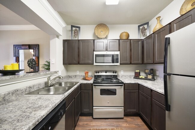 Interior Photo - River Pointe