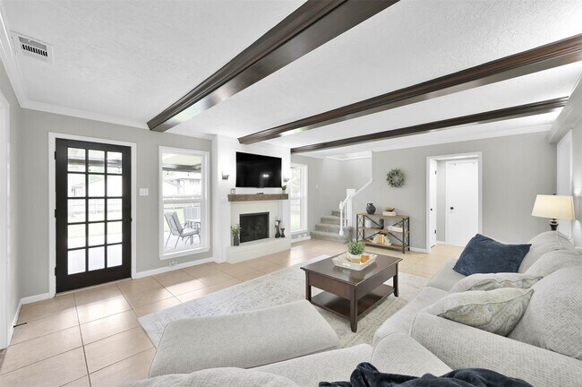 Foto del edificio - 223 Birchwood Dr