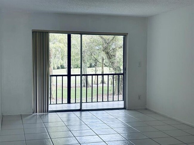 Building Photo - 7925 Fairview Dr