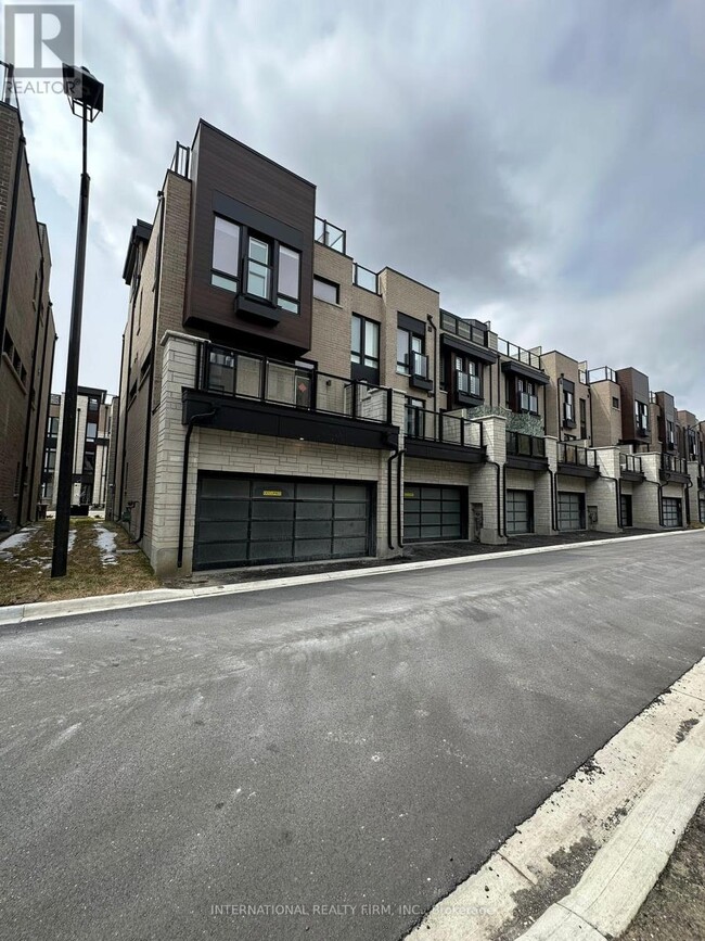 Building Photo - 41 Ingersoll Ln