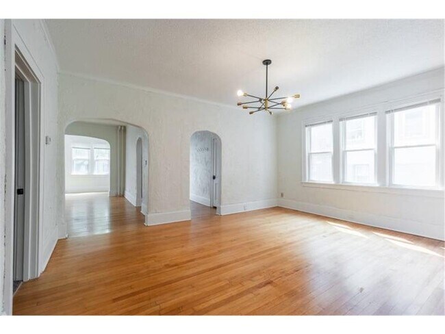 Building Photo - 3432 Girard Ave S