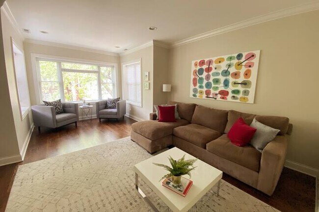 Foto del edificio - 4229 N Troy St
