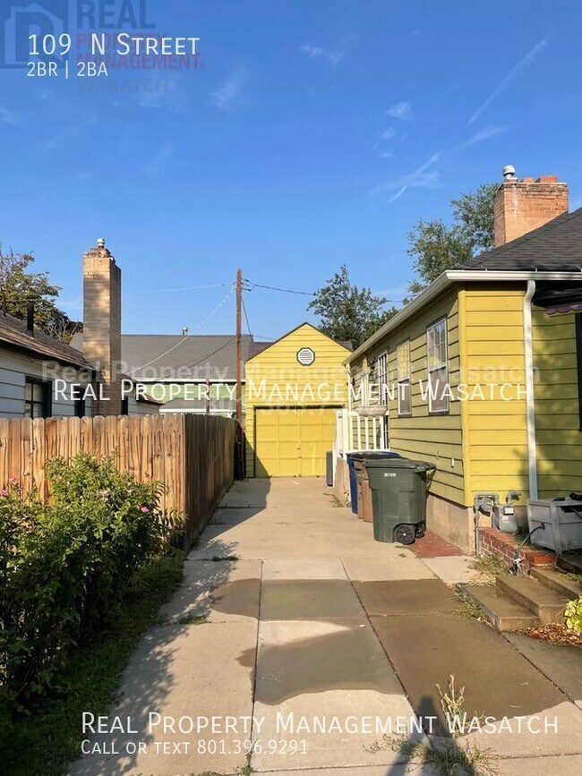 Building Photo - Downtown Avenue Home
