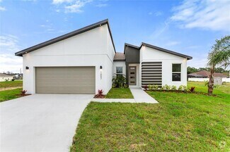 Building Photo - 1057 Sabine Pl