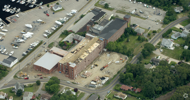 Aerial Photo - Threadmill Apartments