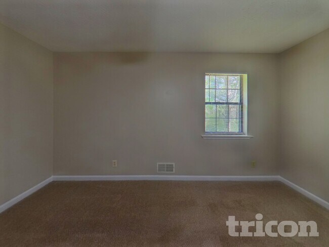 Foto del edificio - 208 Glenloch Ct